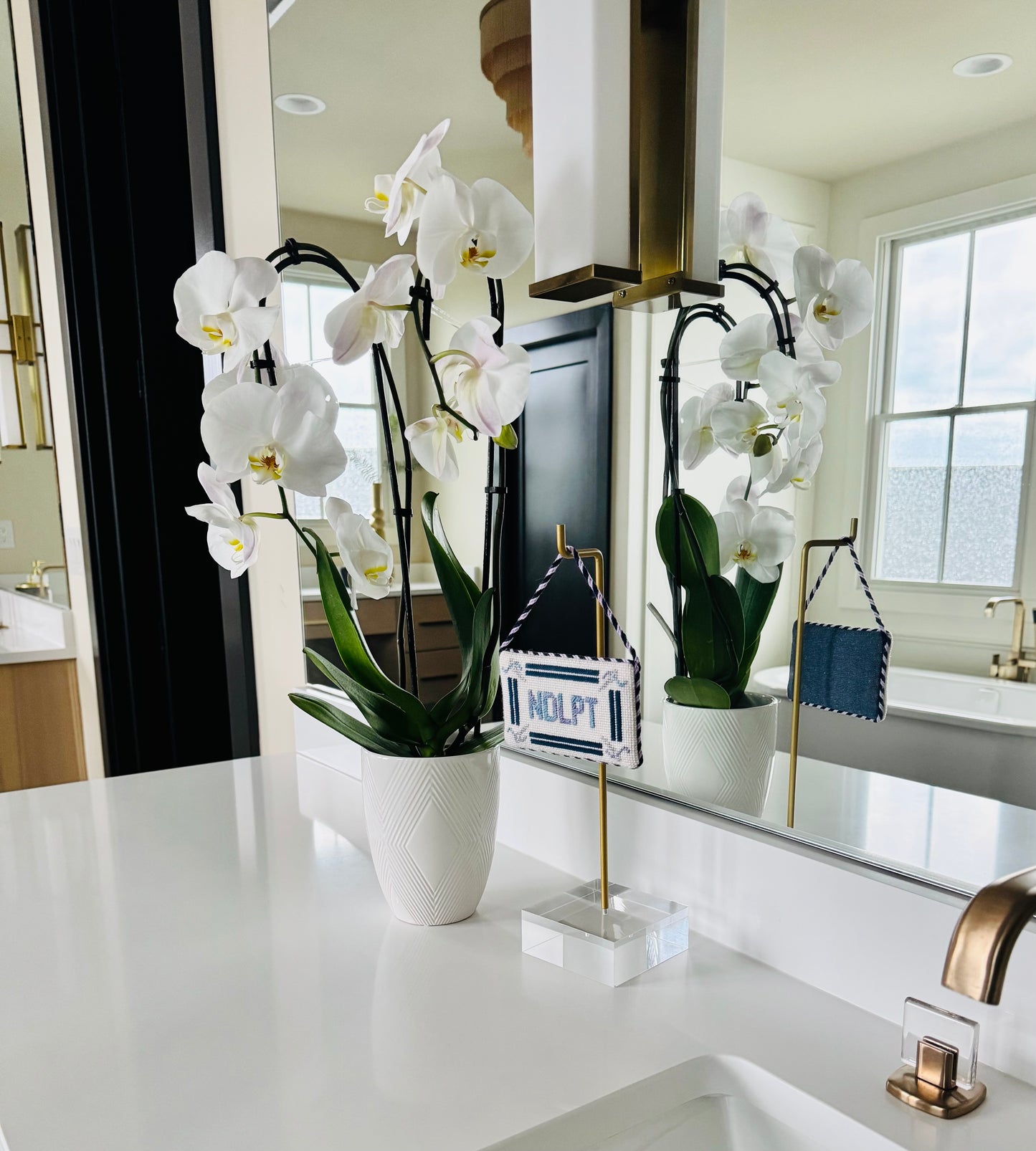 Acrylic Ornament Stand with Gold Rod, and Gold Hook