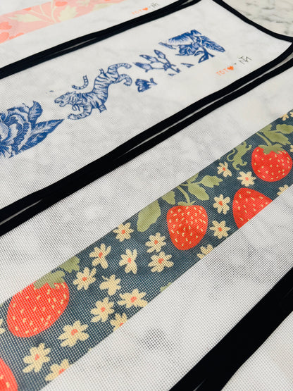 Blue Floral Exclusive Tigre de Tartán Strap Needlepoint Canvas