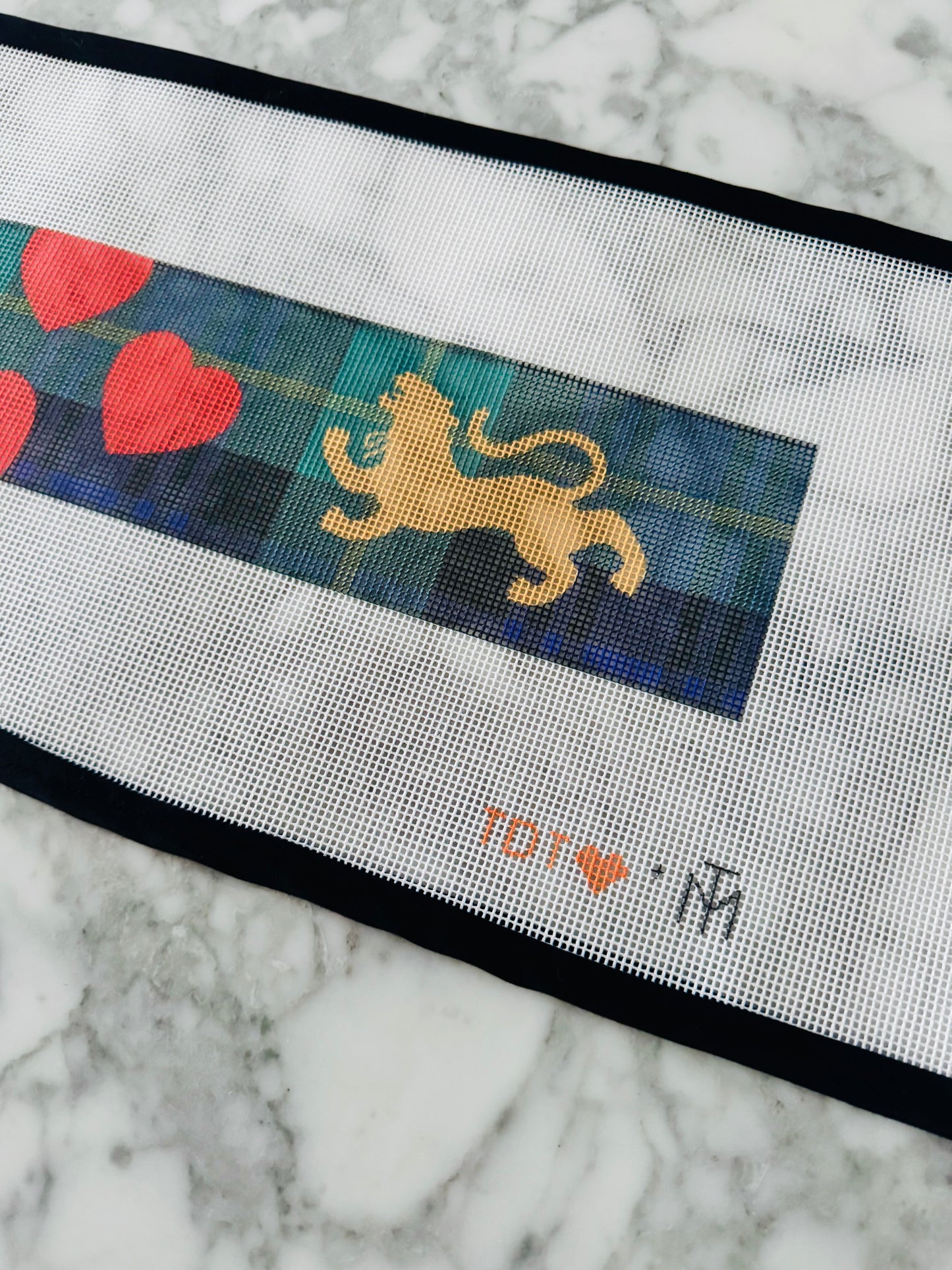 Exclusive Tigre de Tartán Plaid Tiger Bag Strap Needlepoint Canvas