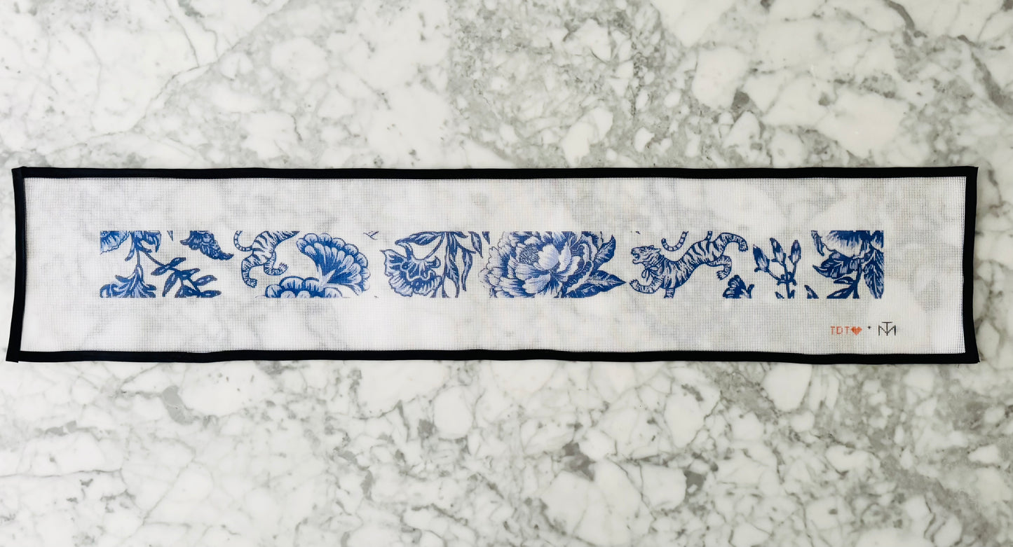 Blue Floral Exclusive Tigre de Tartán Strap Needlepoint Canvas