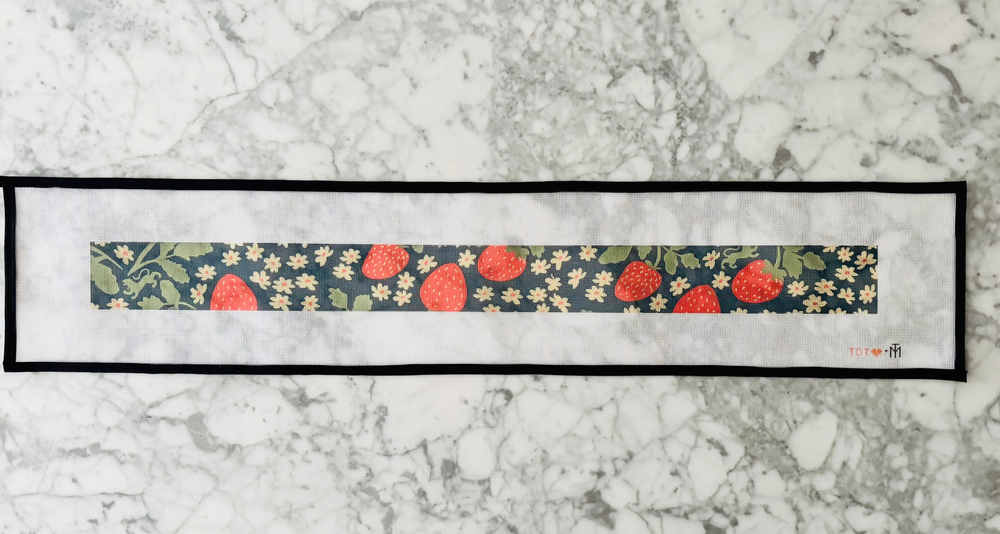 Strawberry Exclusive Tigre de Tartán  Bag Strap Needlepoint Canvas
