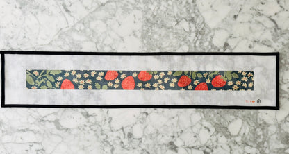 Strawberry Exclusive Tigre de Tartán  Bag Strap Needlepoint Canvas